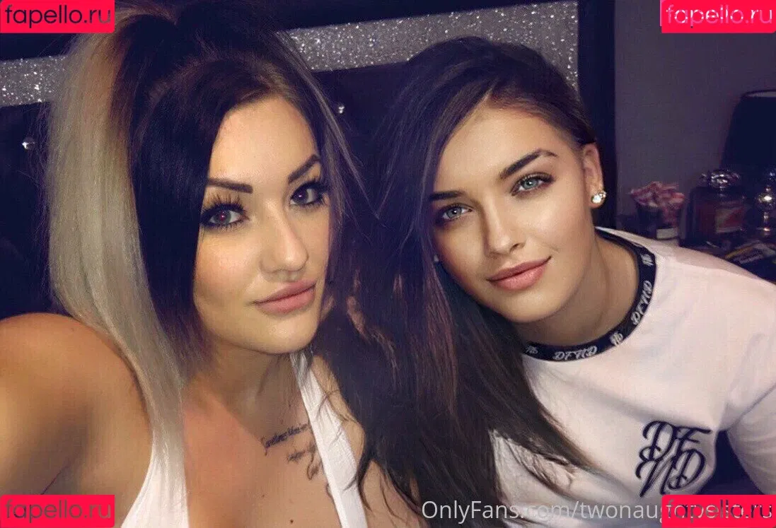 twonaughtysisters Onlyfans Photo Gallery 