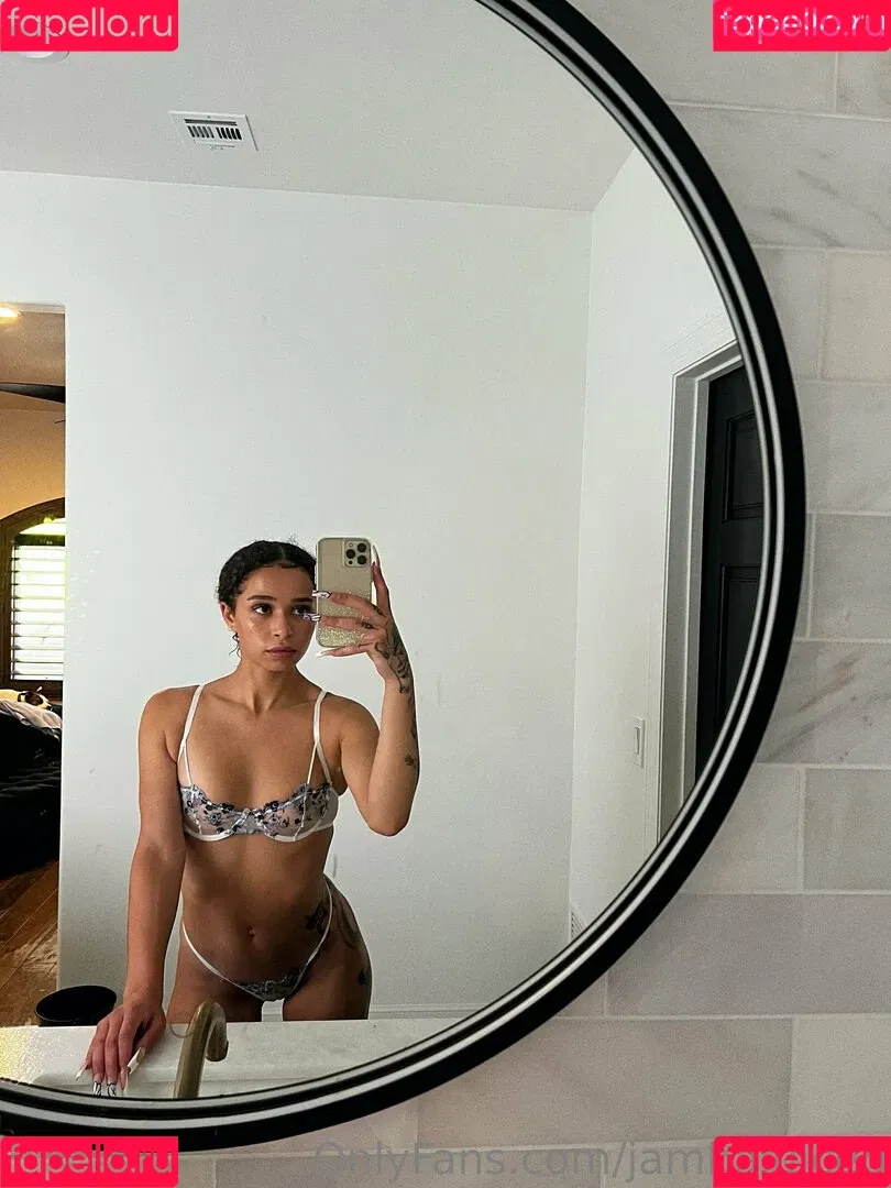 jambajuiced Onlyfans Photo Gallery 