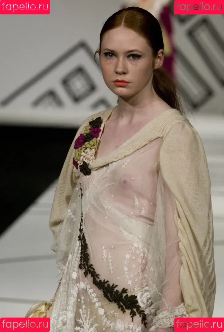 Karen Gillan Onlyfans Photo Gallery 
