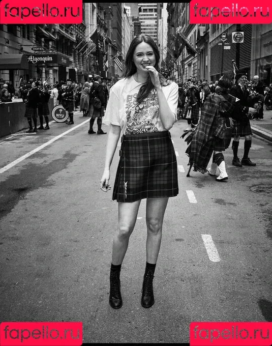 Karen Gillan Onlyfans Photo Gallery 