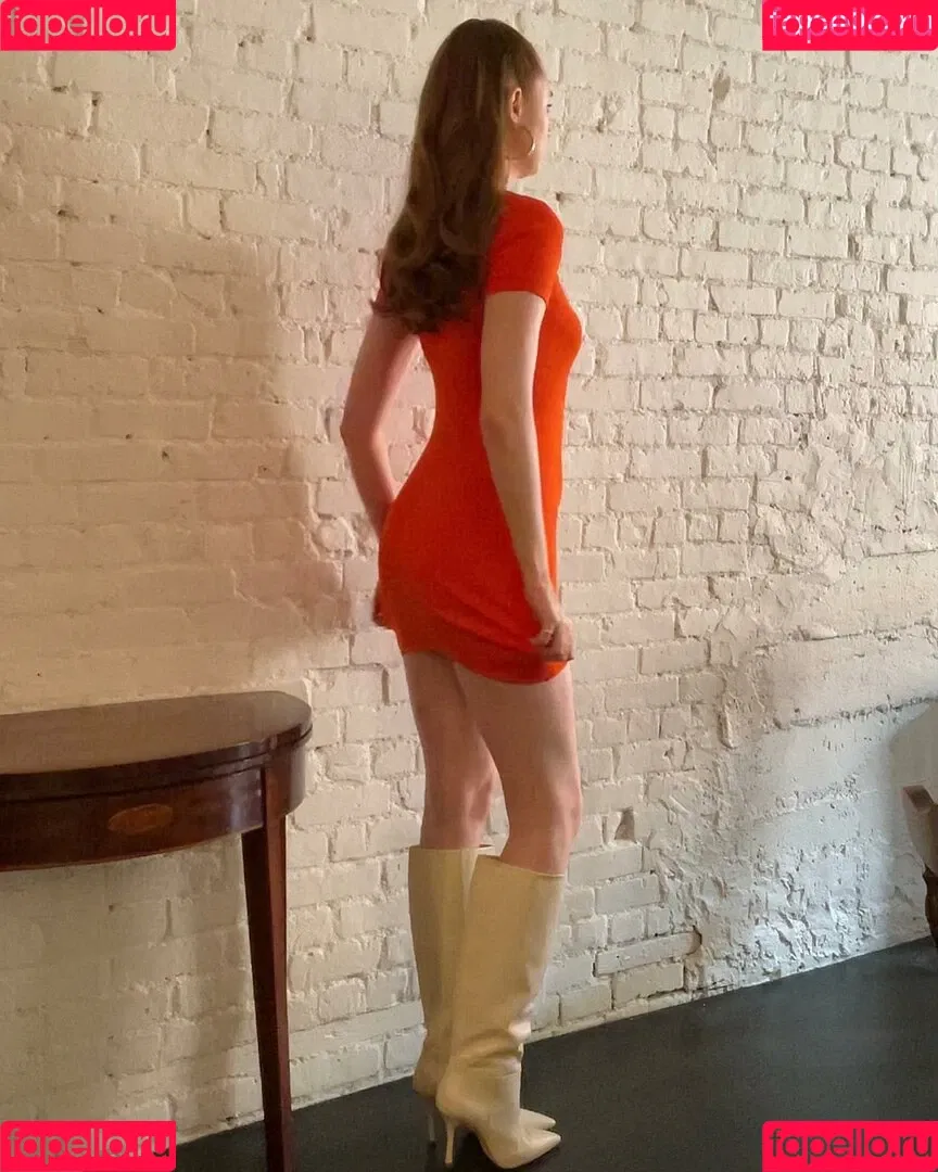 Karen Gillan Onlyfans Photo Gallery 