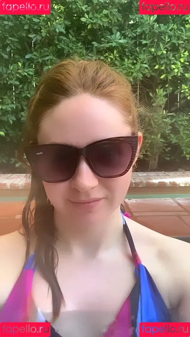 Karen Gillan Onlyfans Photo Gallery 