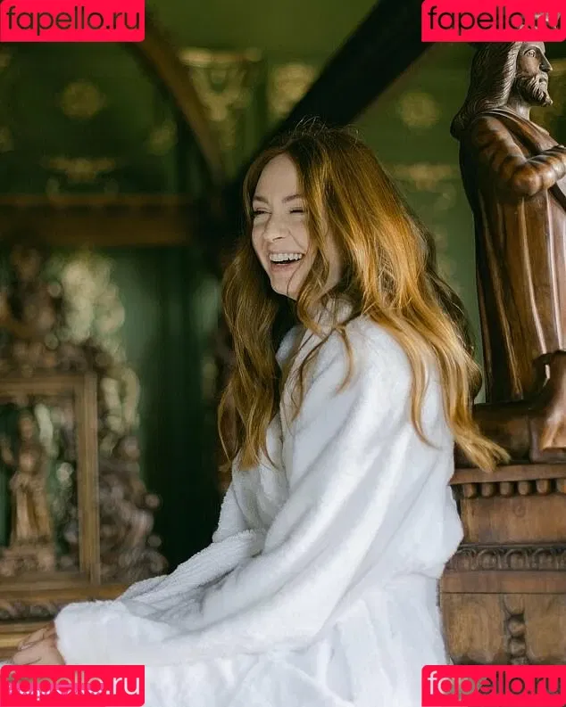 Karen Gillan Onlyfans Photo Gallery 