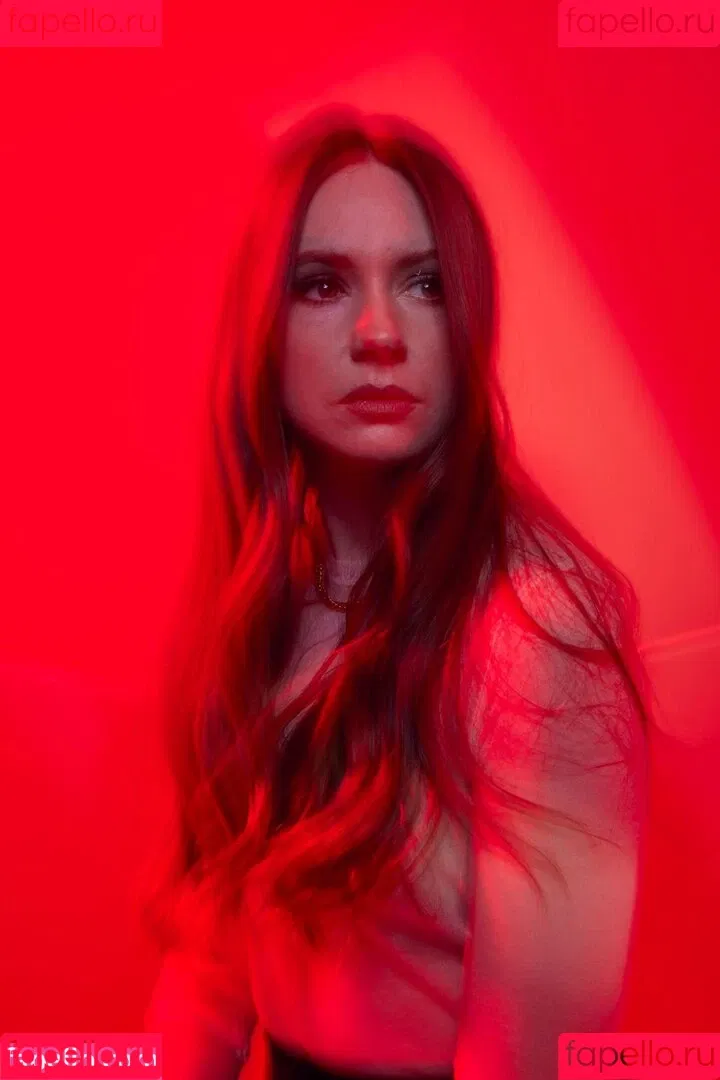 Karen Gillan Onlyfans Photo Gallery 