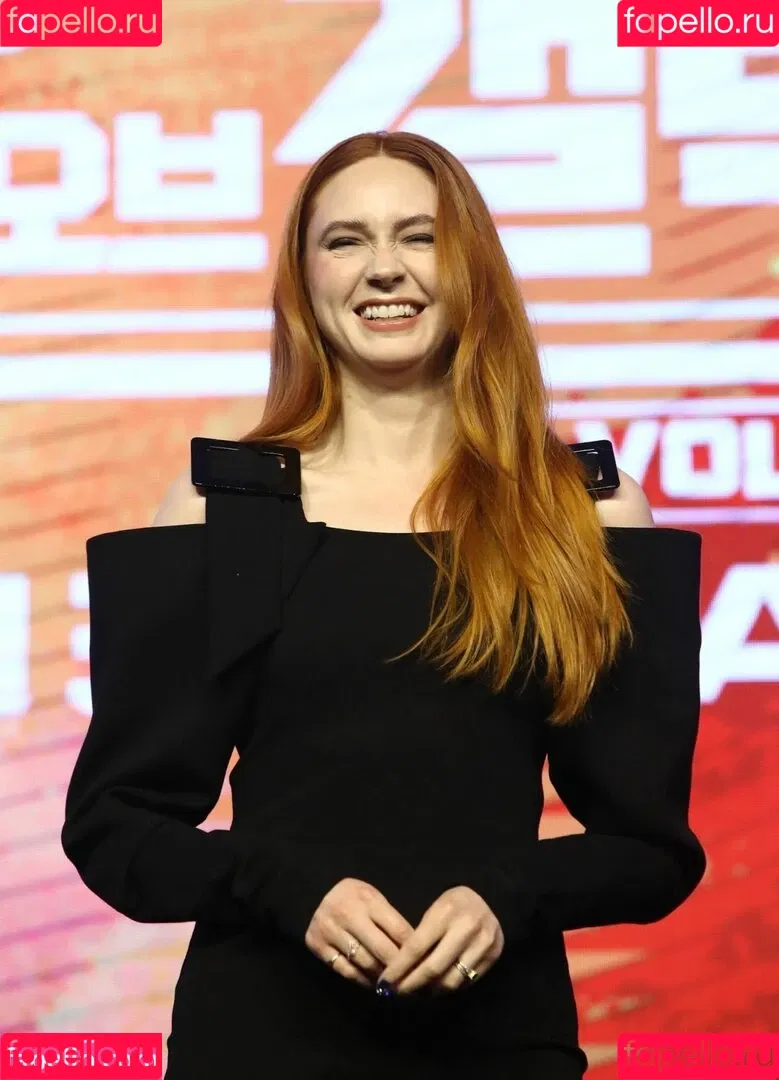 Karen Gillan Onlyfans Photo Gallery 