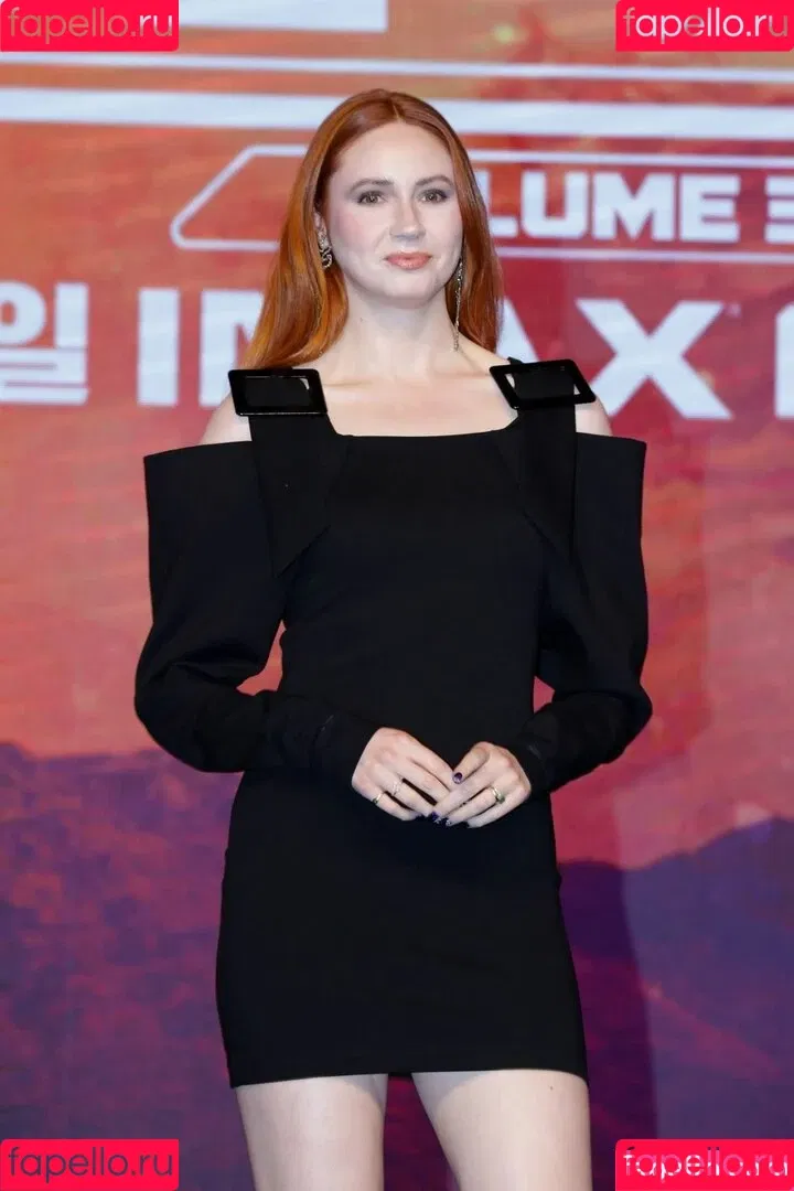 Karen Gillan Onlyfans Photo Gallery 