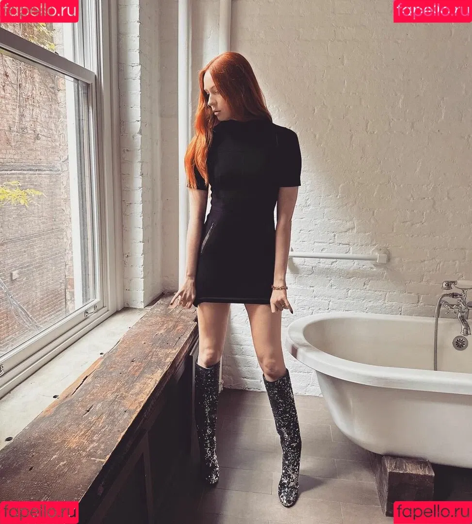 Karen Gillan Onlyfans Photo Gallery 