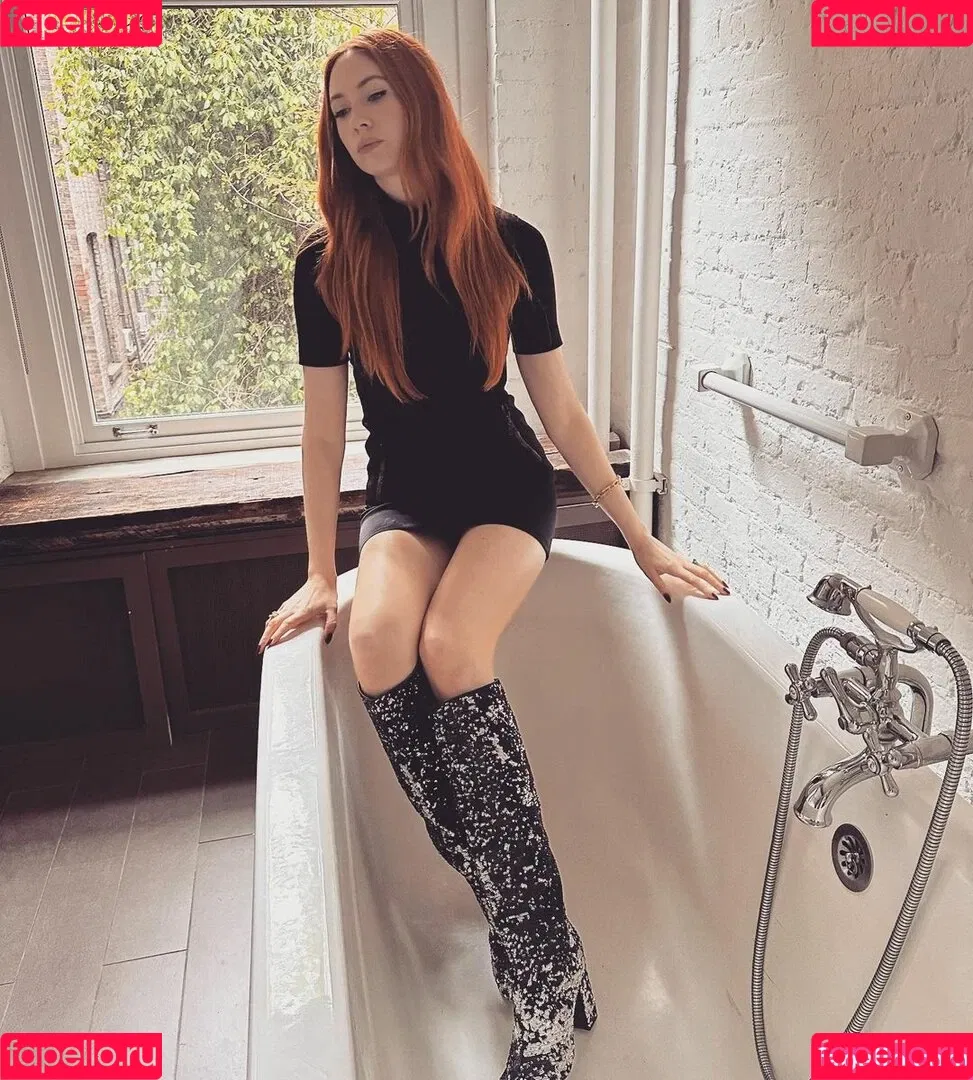 Karen Gillan Onlyfans Photo Gallery 