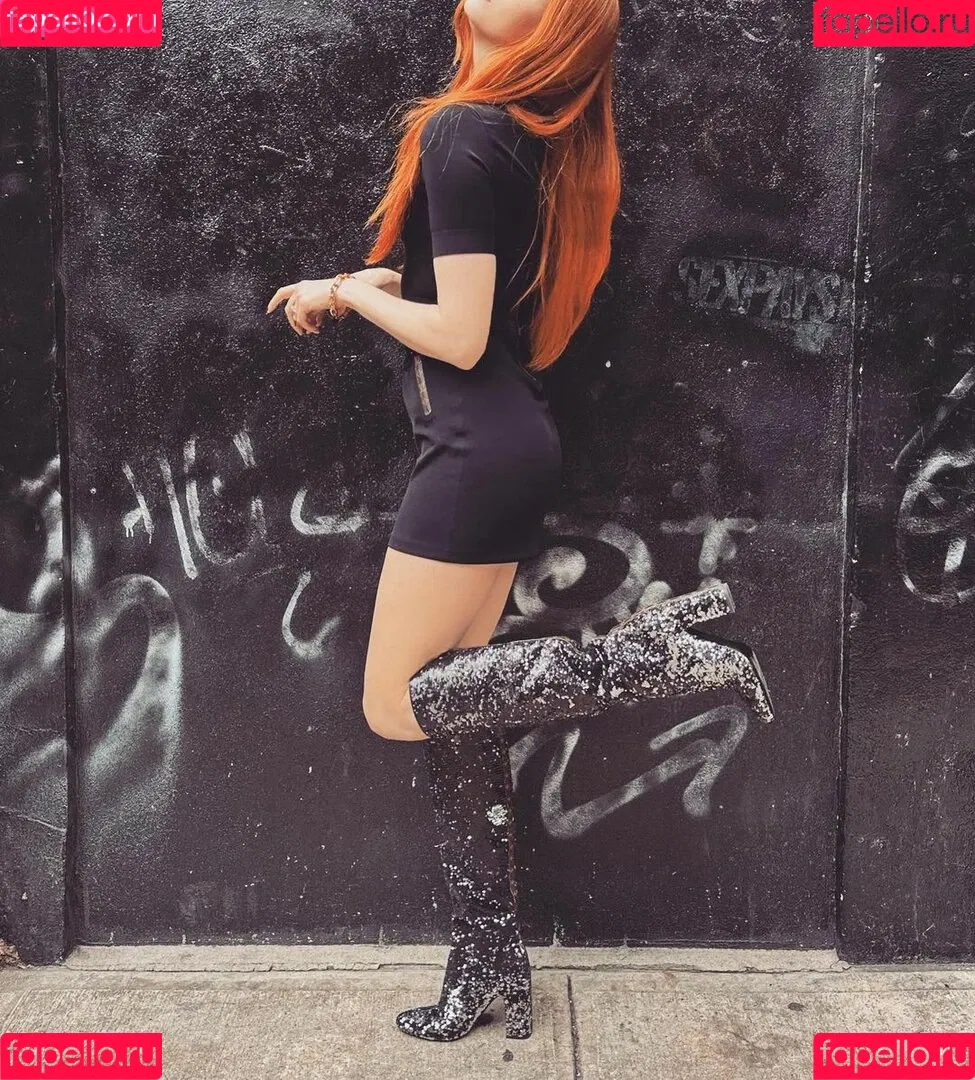 Karen Gillan Onlyfans Photo Gallery 
