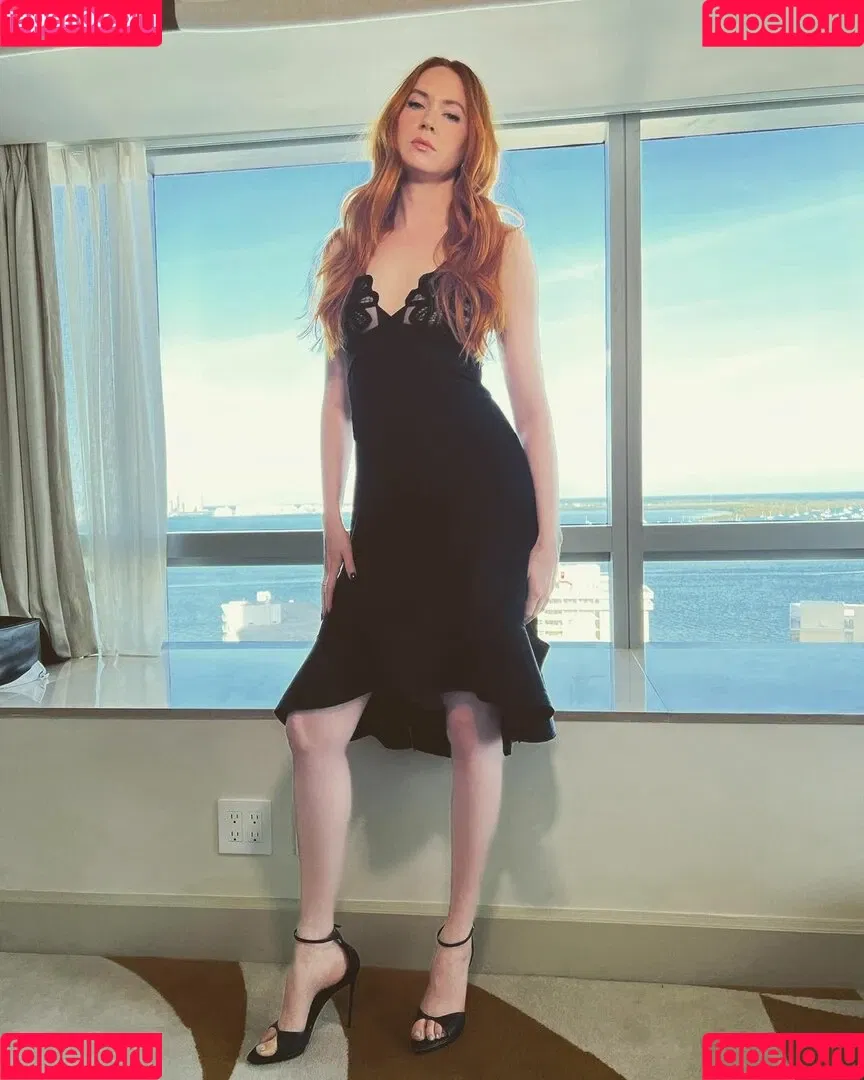 Karen Gillan Onlyfans Photo Gallery 