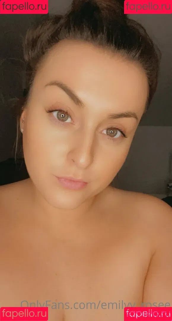 emilyy_rosee Onlyfans Photo Gallery 