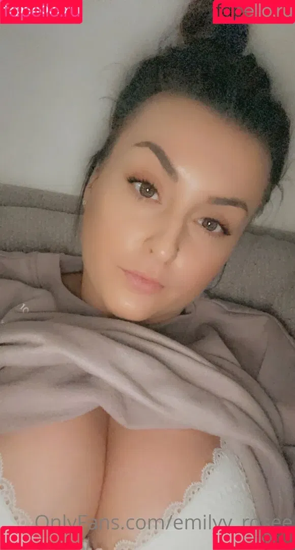 emilyy_rosee Onlyfans Photo Gallery 