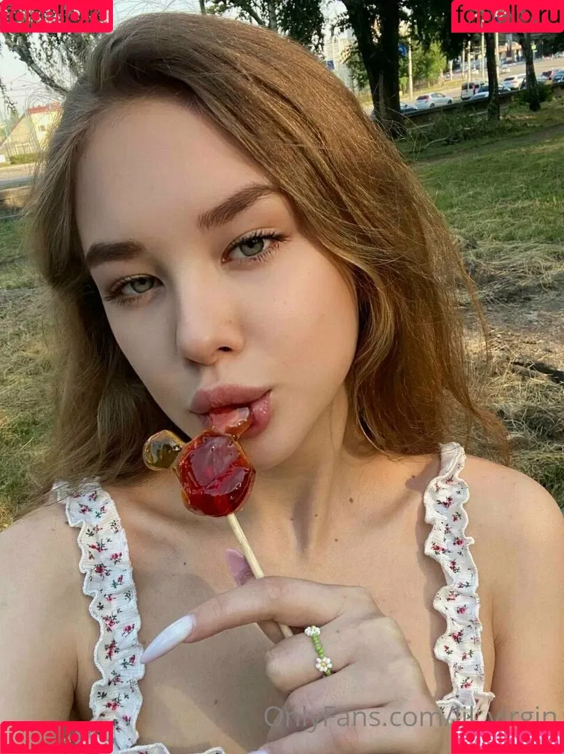 lil_virgin Onlyfans Photo Gallery 