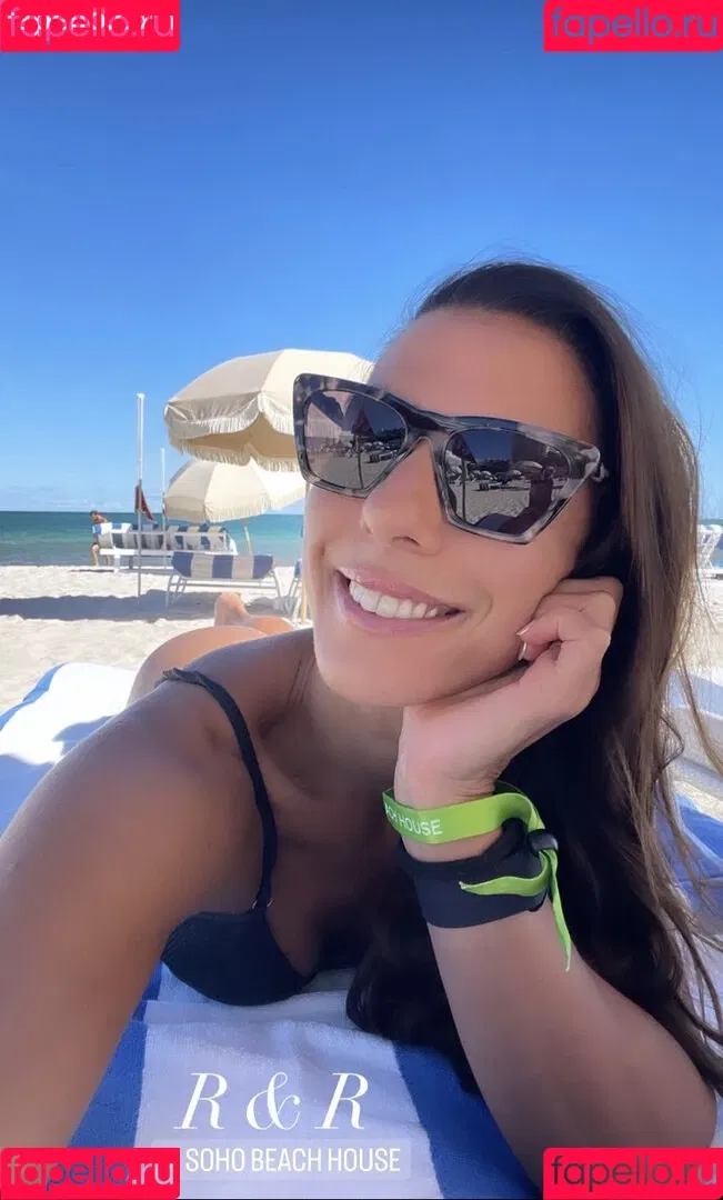 Tribevinyasa Onlyfans Photo Gallery 