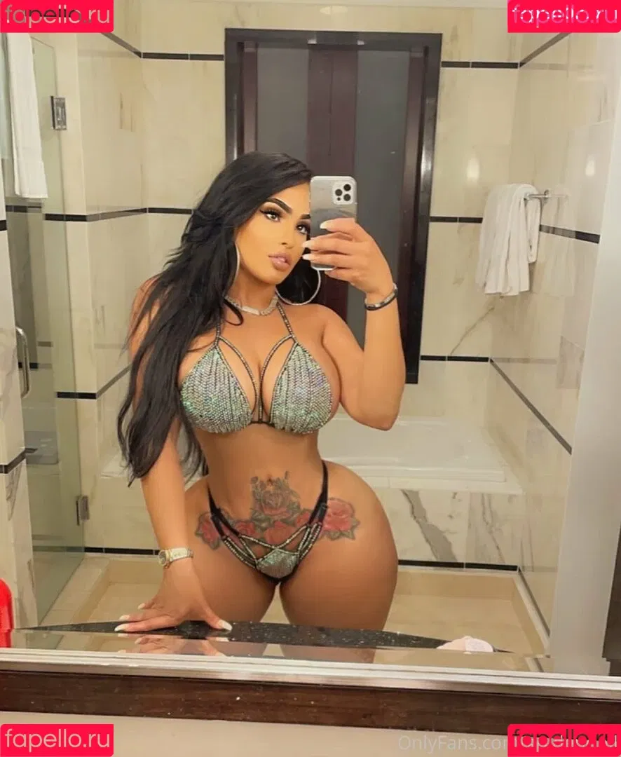 goldendoll Onlyfans Photo Gallery 