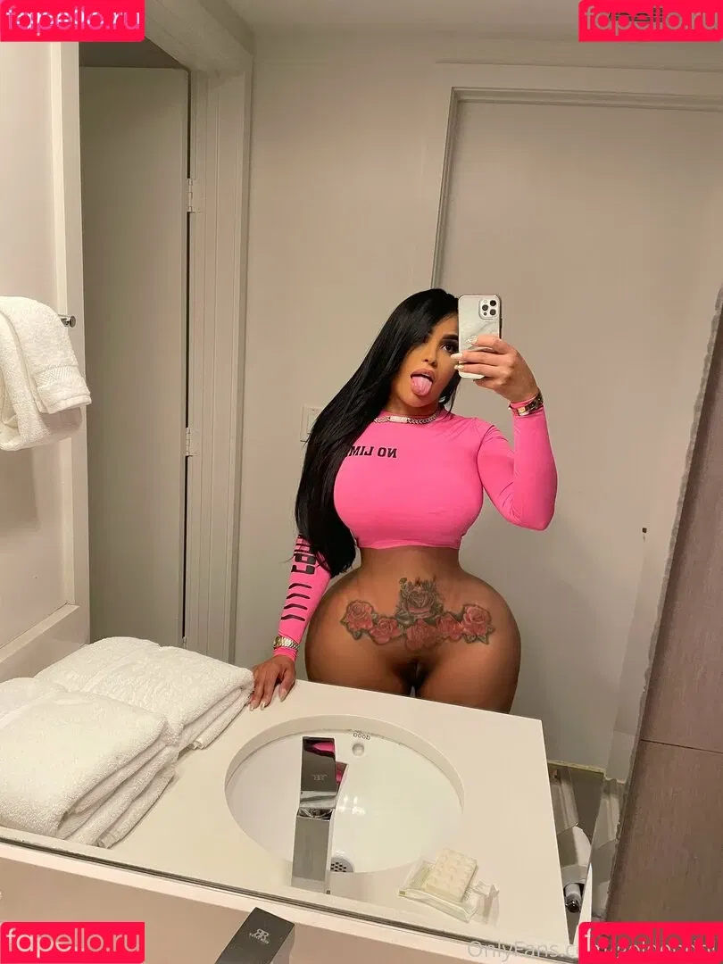 goldendoll Onlyfans Photo Gallery 