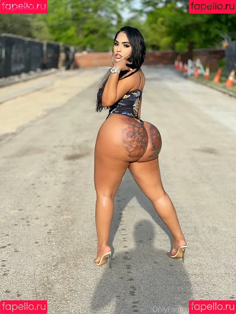 goldendoll Onlyfans Photo Gallery 