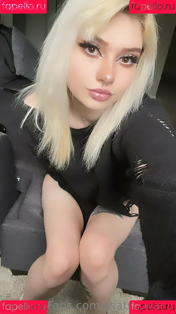 jisatsu.waifu Onlyfans Photo Gallery 