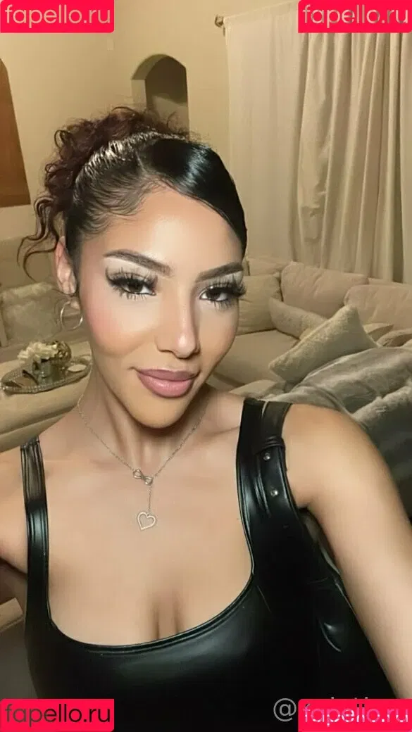 xolatina Onlyfans Photo Gallery 
