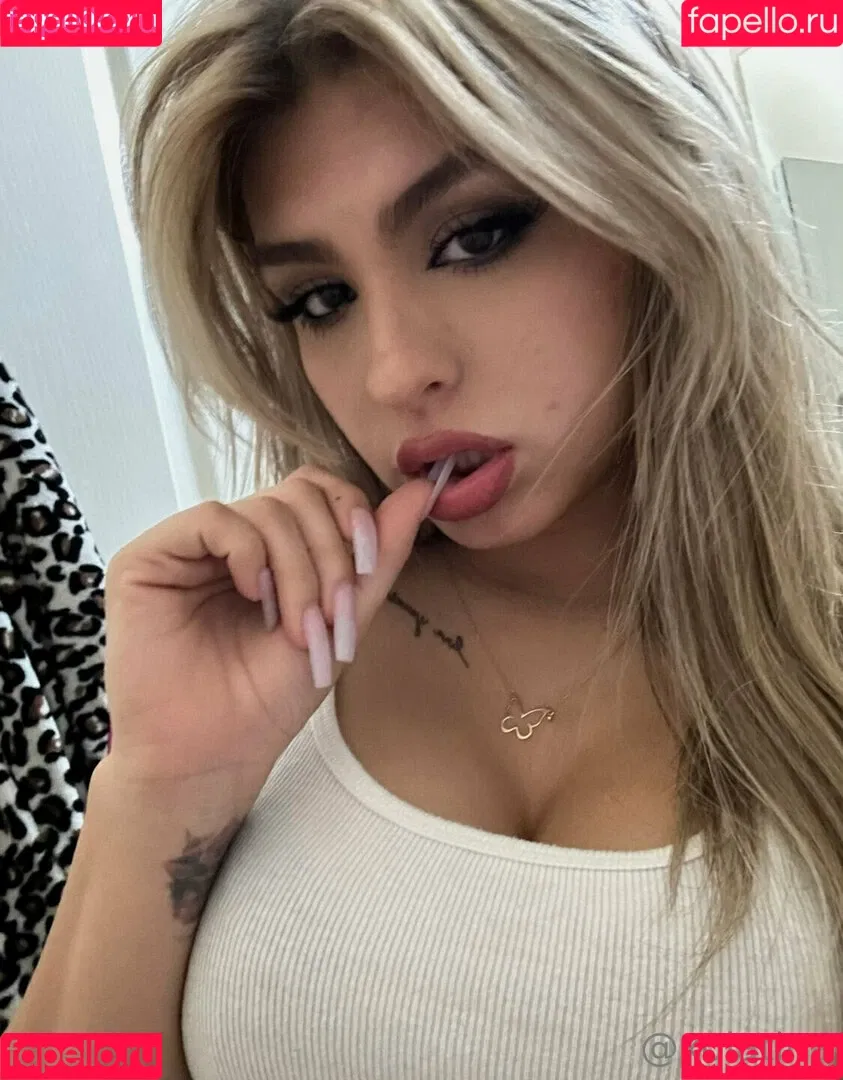 xolatina Onlyfans Photo Gallery 