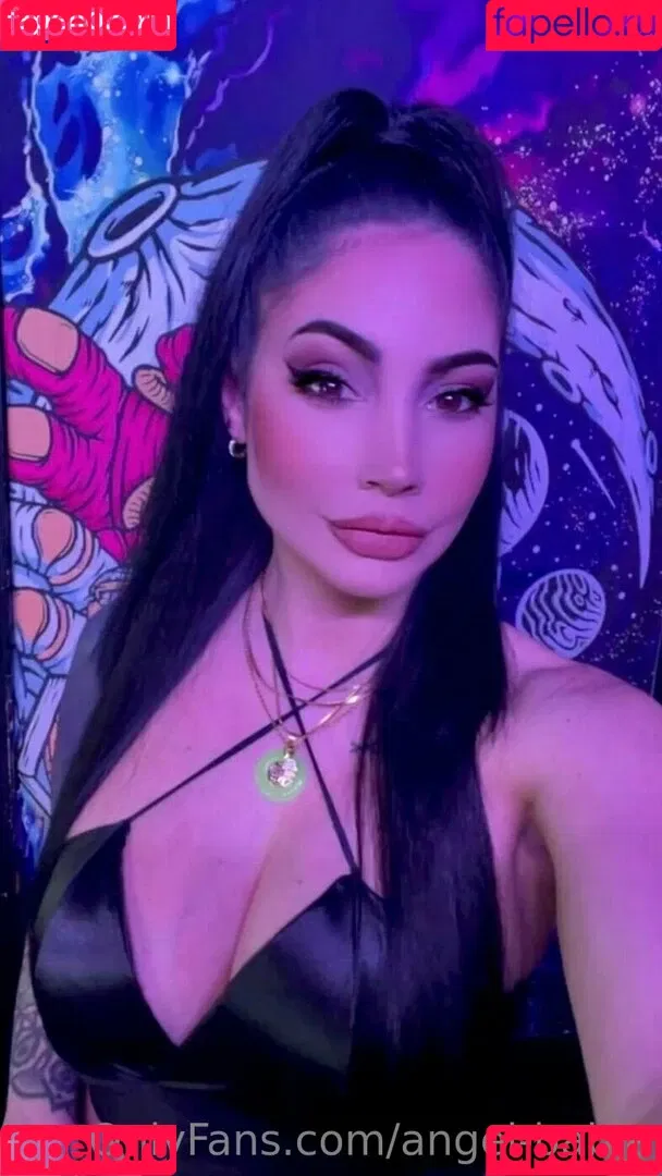 angel-babie Onlyfans Photo Gallery 