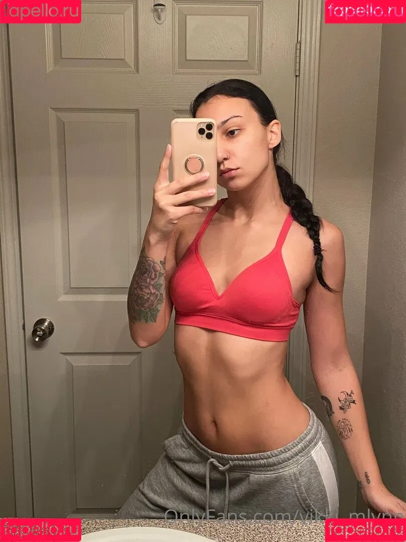 Vikki Mlynn Onlyfans Photo Gallery 