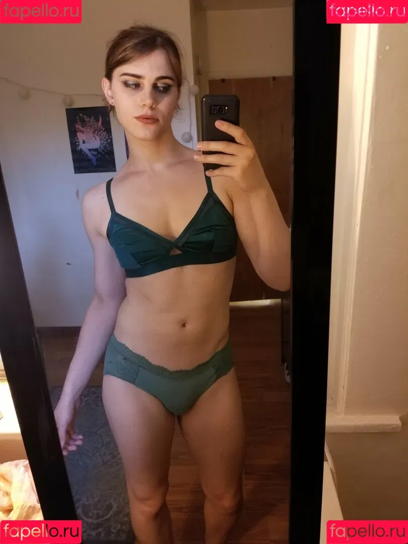 ayyy_vuh Onlyfans Photo Gallery 