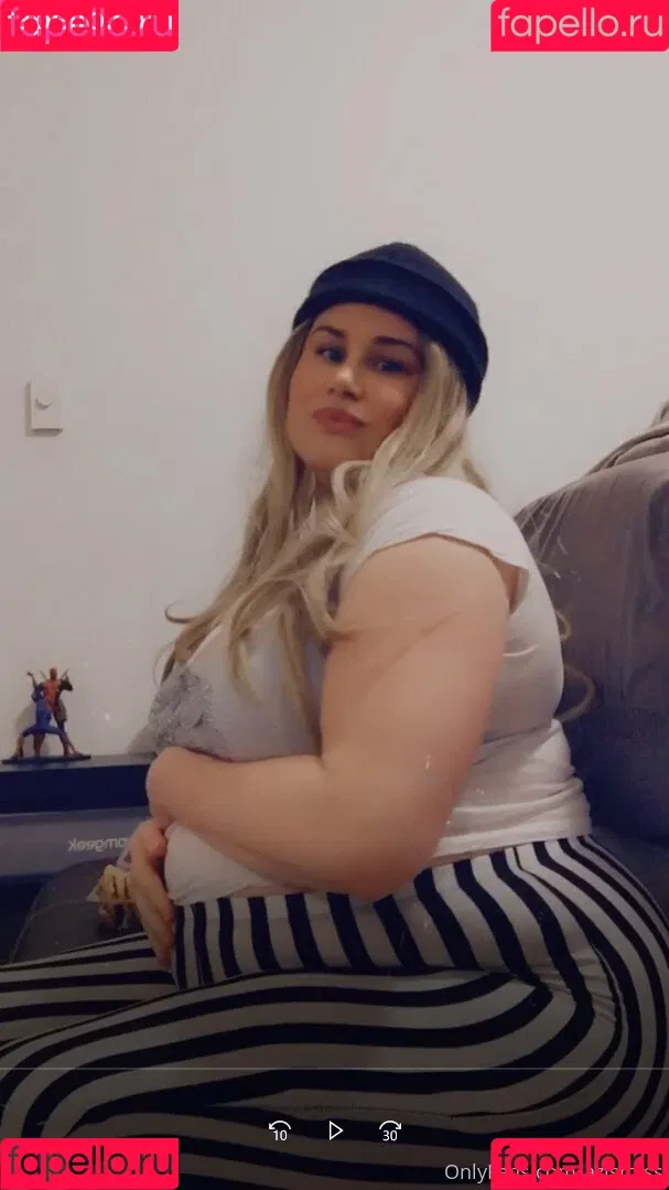 azismiss Onlyfans Photo Gallery 