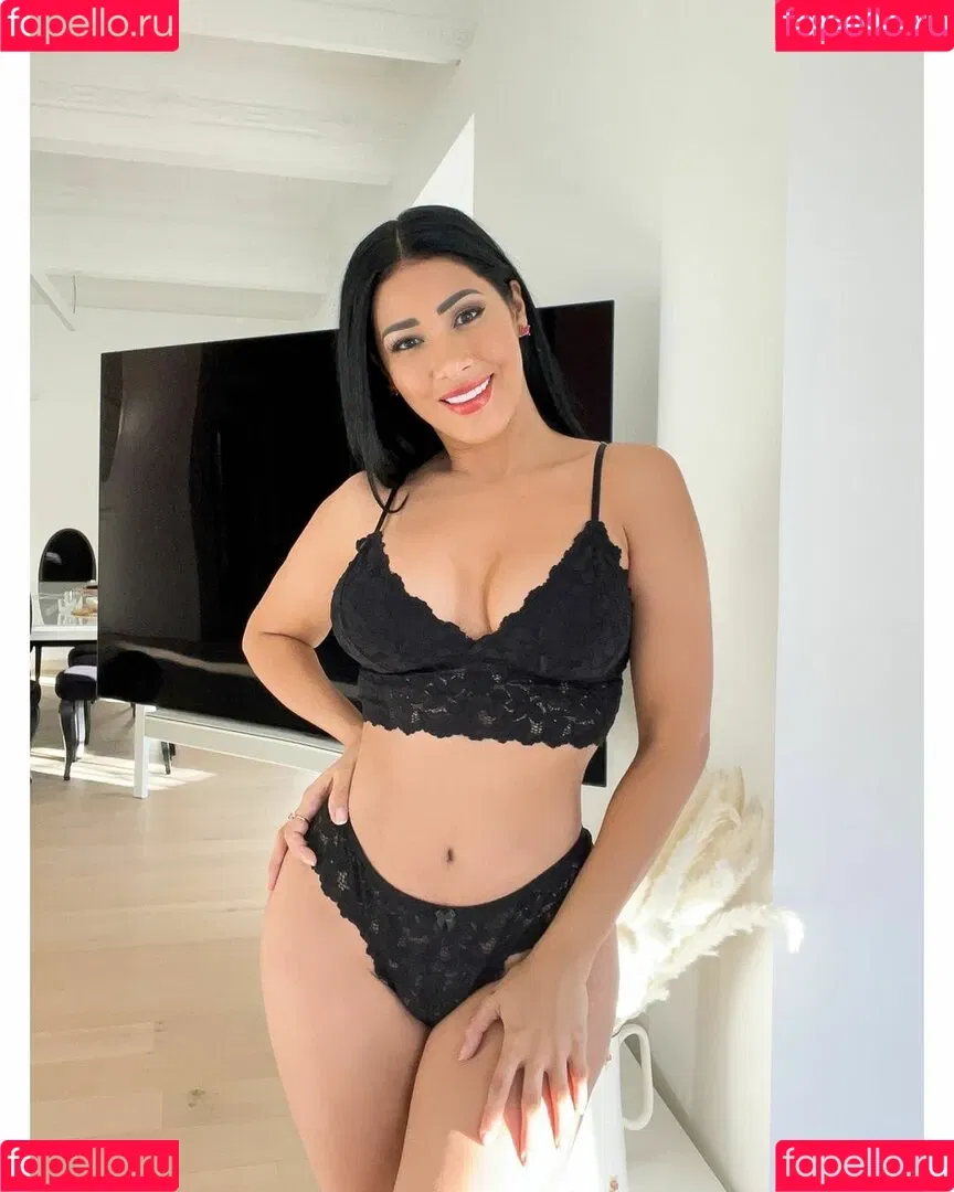 Simaria Onlyfans Photo Gallery 