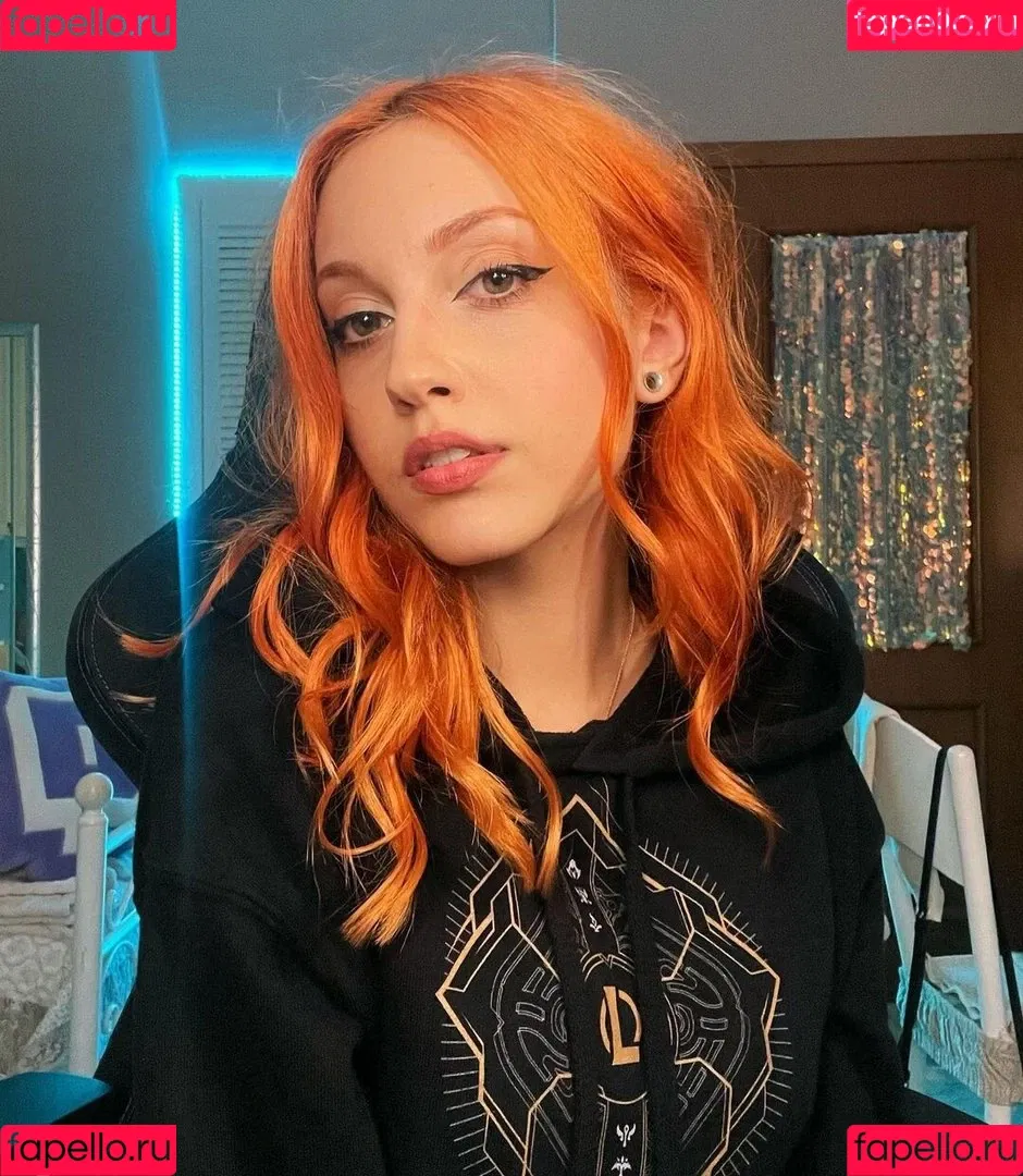 Mona Schon Onlyfans Photo Gallery 