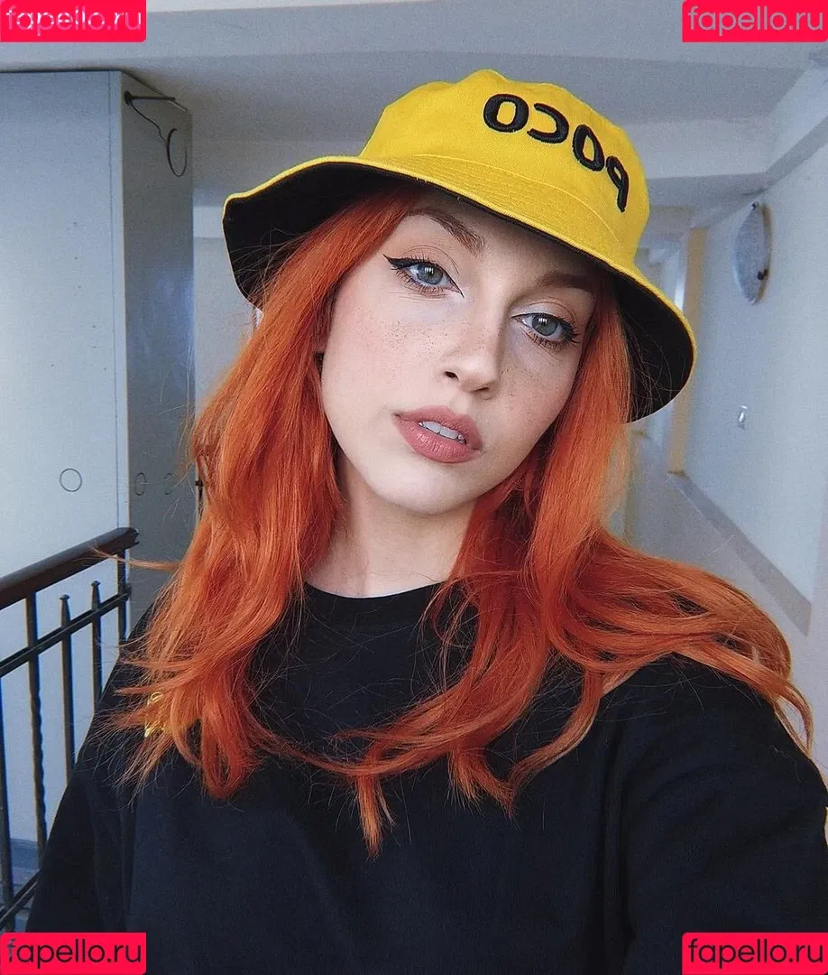 Mona Schon Onlyfans Photo Gallery 