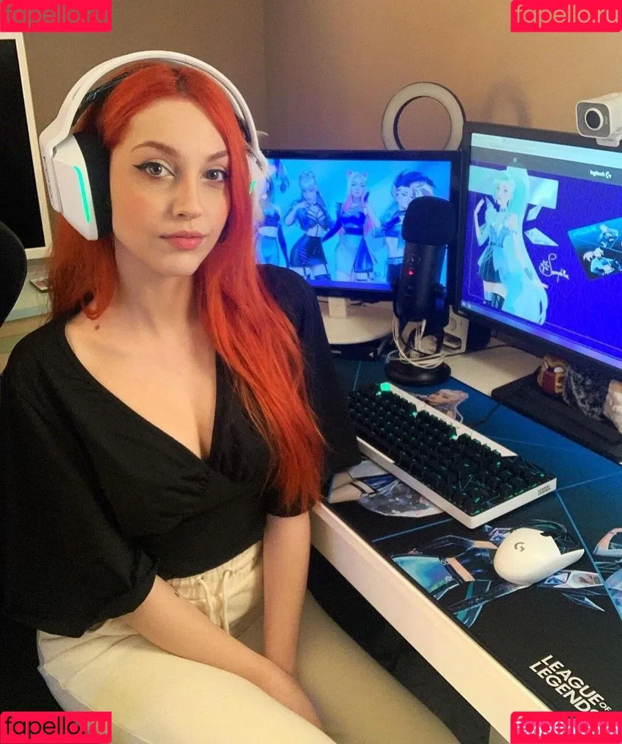 Mona Schon Onlyfans Photo Gallery 