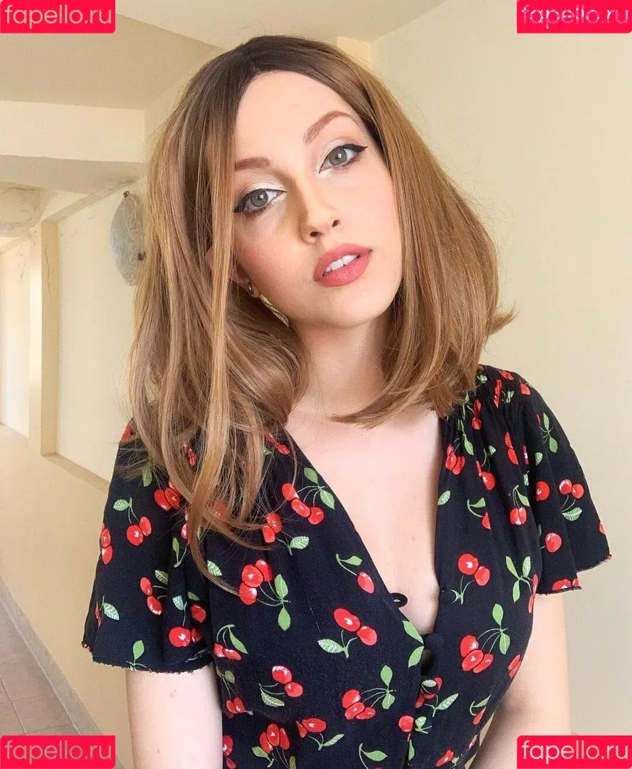 Mona Schon Onlyfans Photo Gallery 