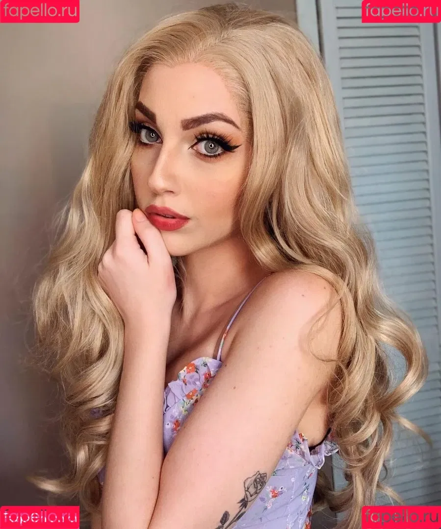 Mona Schon Onlyfans Photo Gallery 