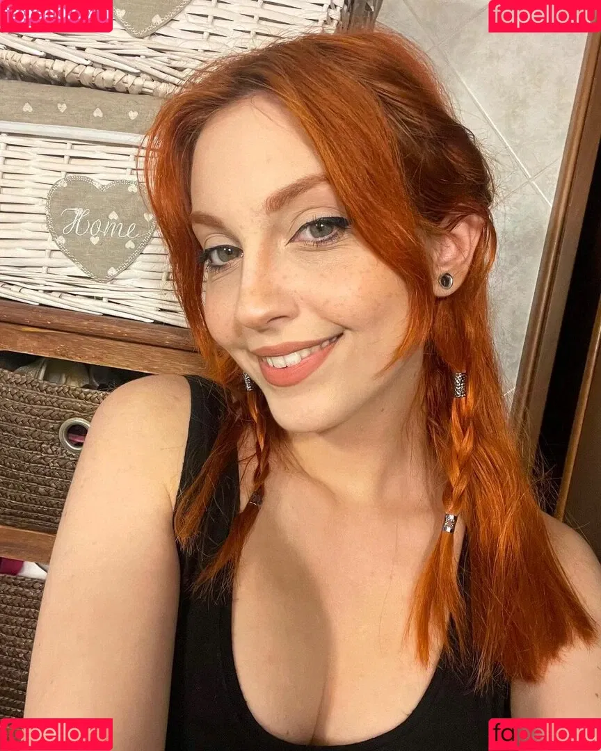 Mona Schon Onlyfans Photo Gallery 