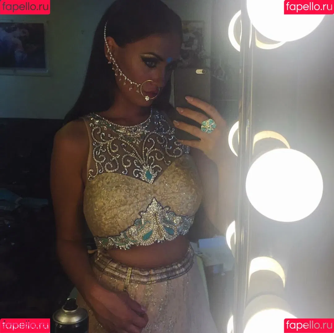 Clelia Theodorou Onlyfans Photo Gallery 