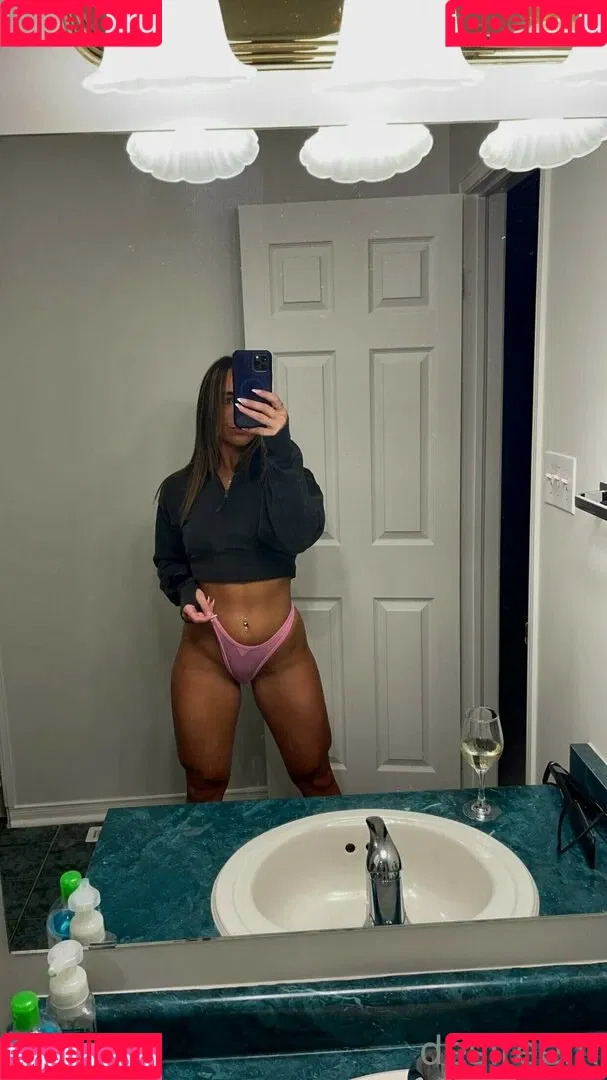 DesireeMcmahon Onlyfans Photo Gallery 