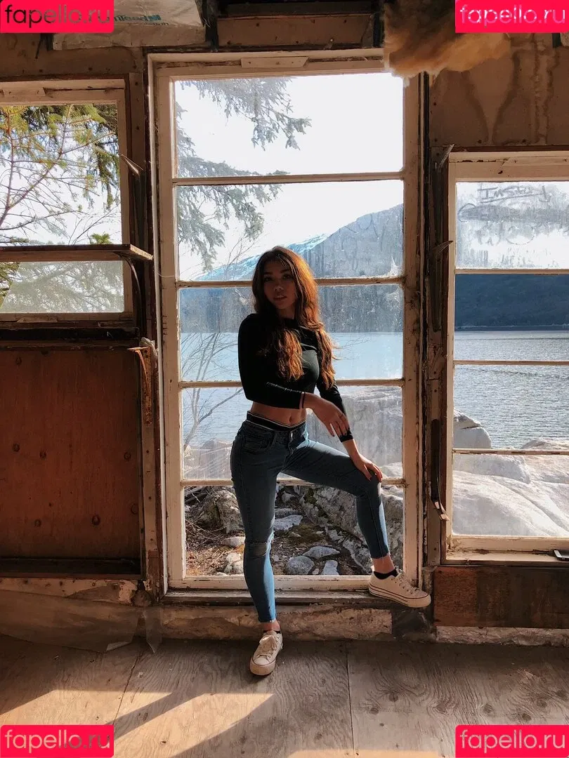 Mikah Tia Onlyfans Photo Gallery 