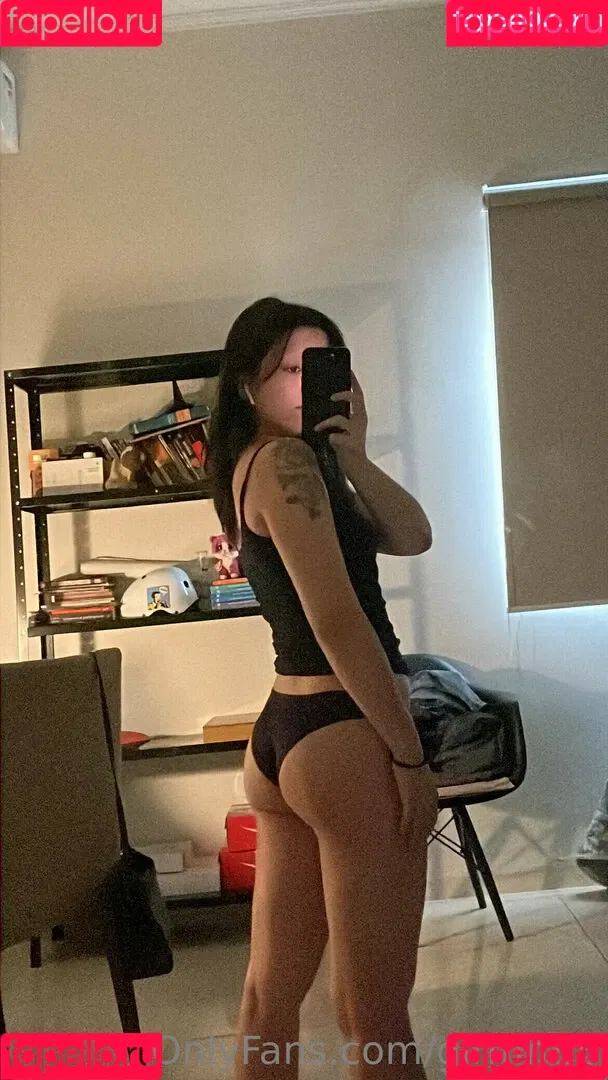 glrmmro Onlyfans Photo Gallery 