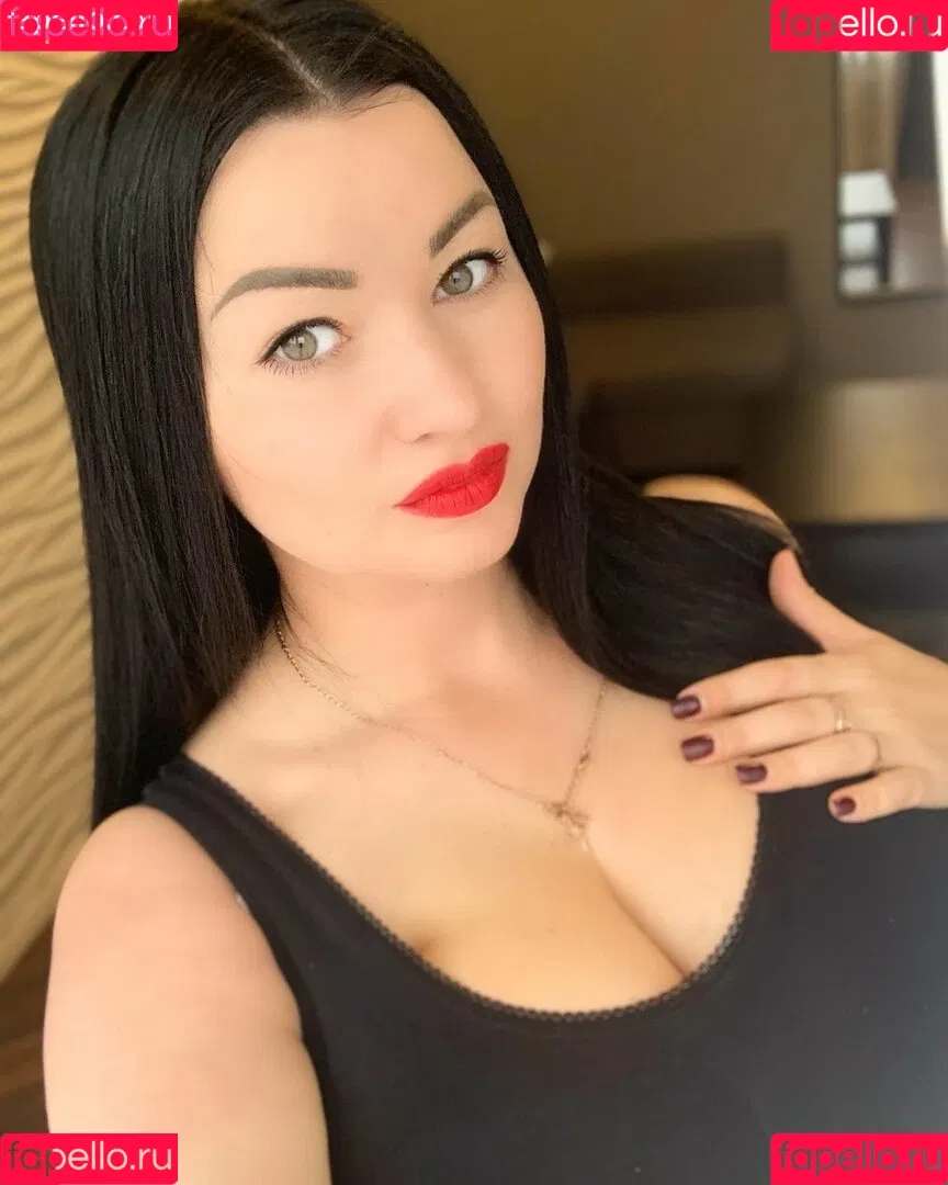 Irina P Onlyfans Photo Gallery 
