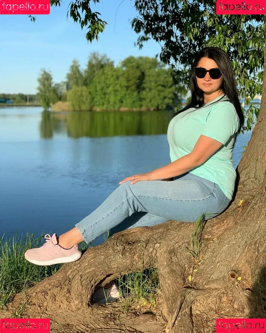 Irina P Onlyfans Photo Gallery 