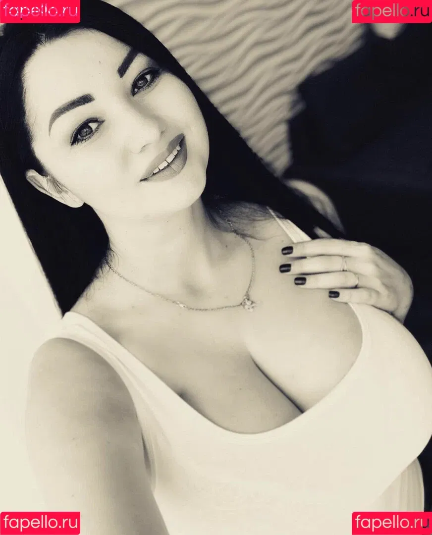 Irina P Onlyfans Photo Gallery 