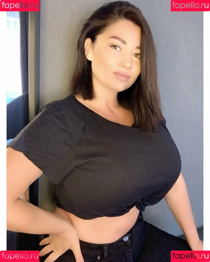 Irina P Onlyfans Photo Gallery 