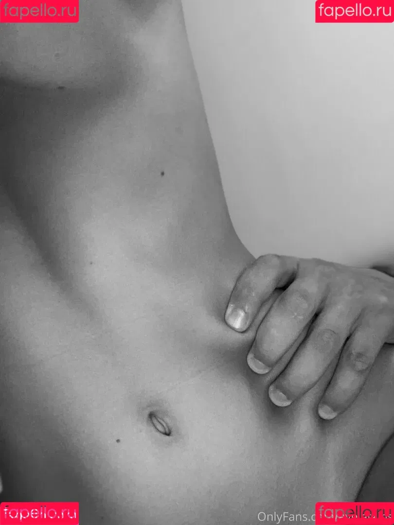 lea.renez Onlyfans Photo Gallery 