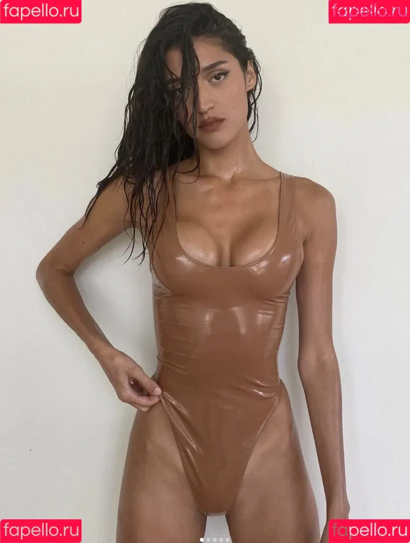 Dani Carbon Onlyfans Photo Gallery 