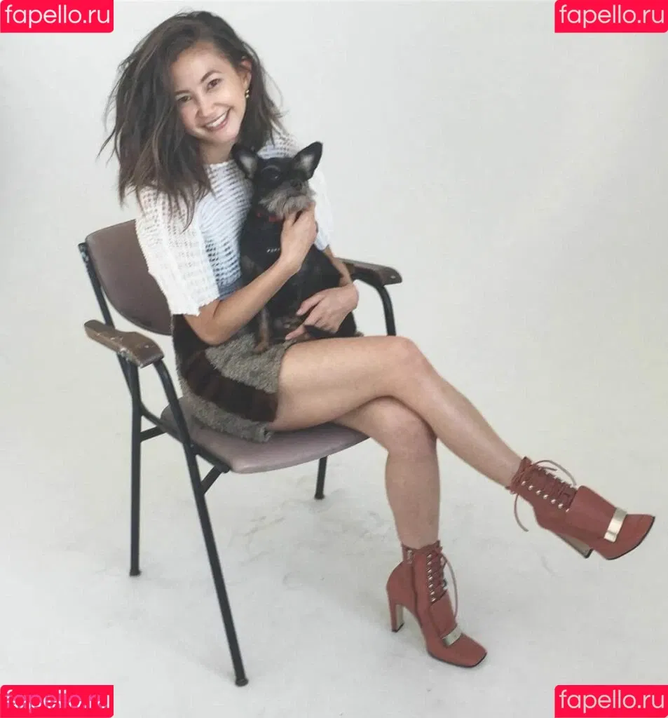 Kimiko Glenn Onlyfans Photo Gallery 