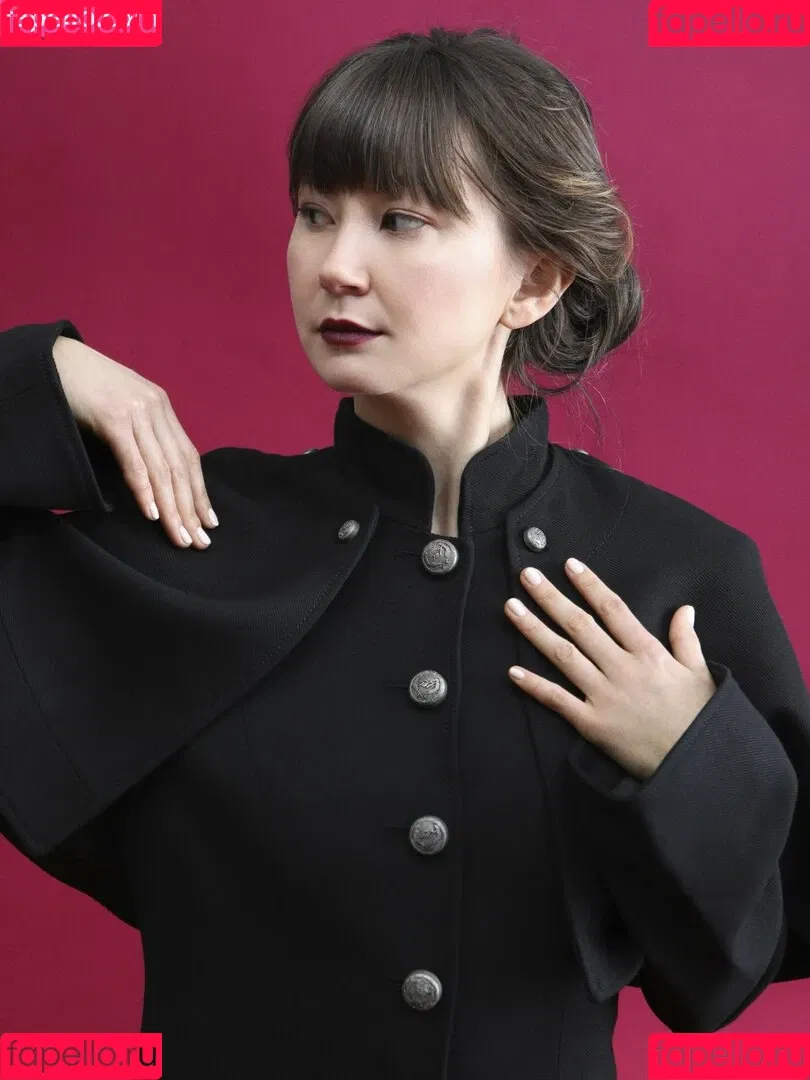 Kimiko Glenn Onlyfans Photo Gallery 