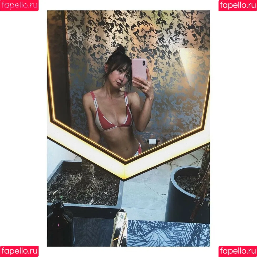 Kimiko Glenn Onlyfans Photo Gallery 