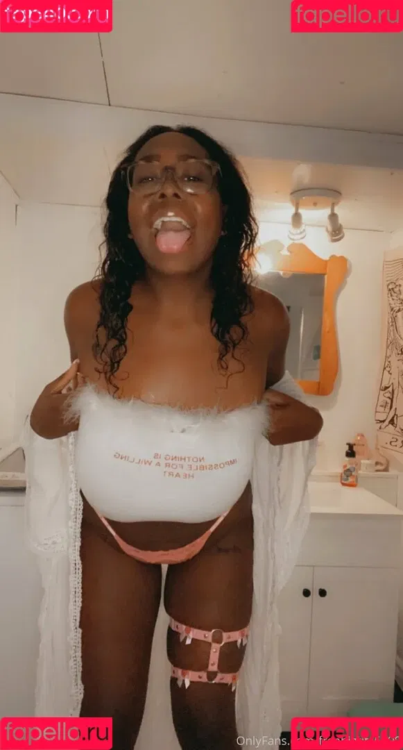 freebigtits6999 Onlyfans Photo Gallery 