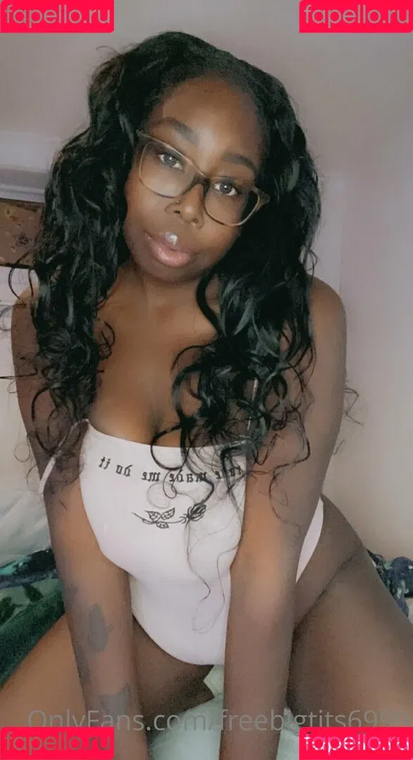 freebigtits6999 Onlyfans Photo Gallery 